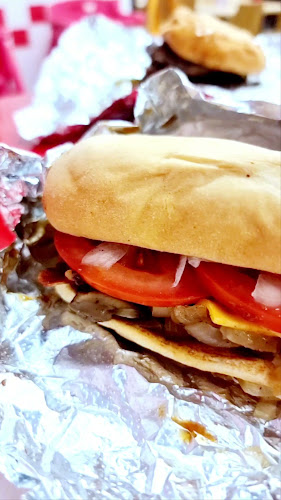 Opinii despre Five Guys Hamburg Jungfernstieg în Tienen - Horeca