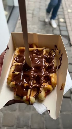 oyya - waffles & ice cream Open Times