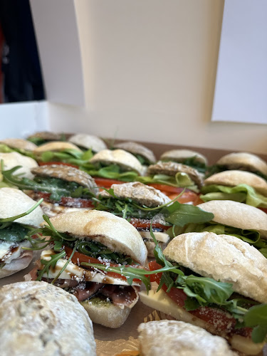 Baguetelle - belegde broodjes & pasta - pains garni garnis & pâtes - Horeca