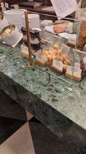 Opinii despre Maison Dandoy - Galeries în Brussel - Horeca