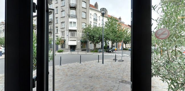 Le Saint Georges Phone number