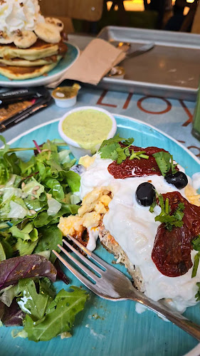 Opinii despre Lloyd Coffee Eatery Louise în Sint-Gillis - Horeca