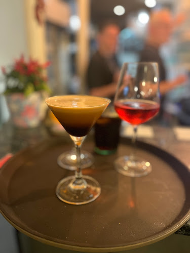 Comentarii opinii despre Bar cava