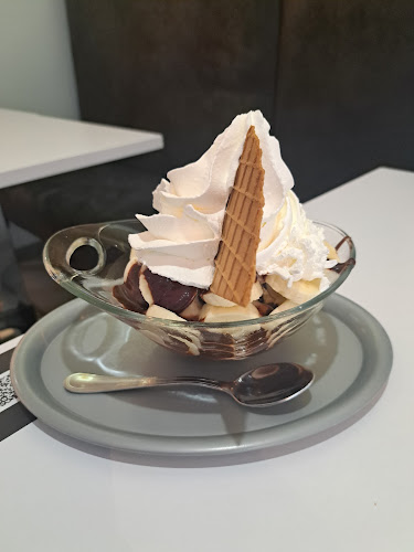 Gelatissimo (Là où le Service est aussi glacé que le reste) - Horeca