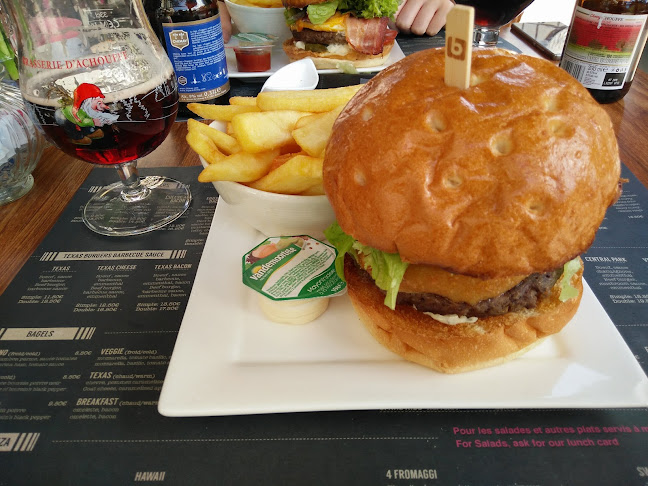 Comentarii opinii despre Harrold's - The World of Burger