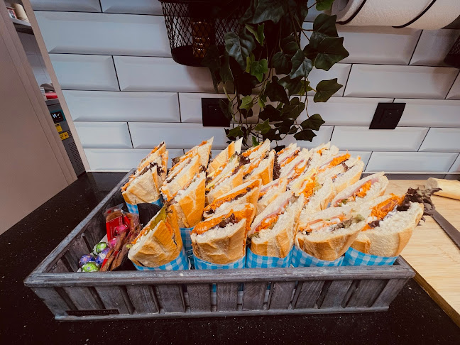 MovieSnacks Phone number