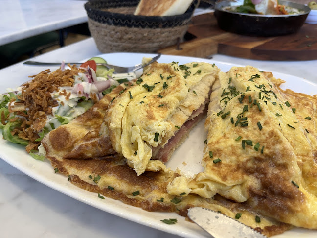 Brunchy Phone number