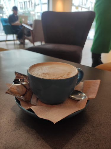 Comentarii opinii despre Lloyd Coffee Eatery Louise