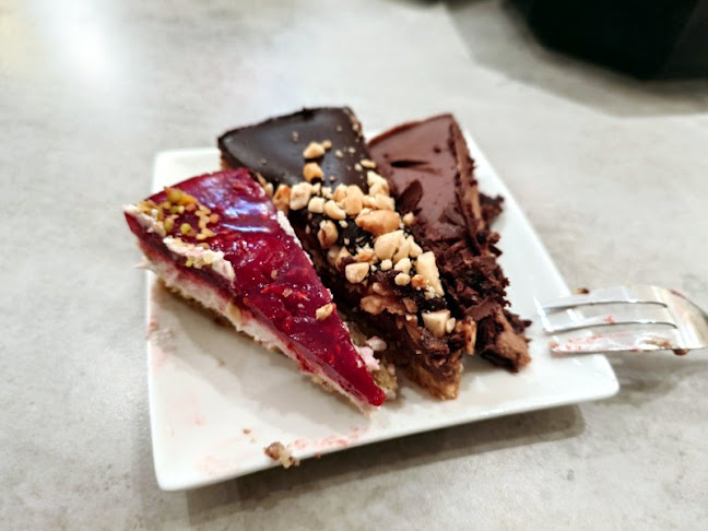 Comments and reviews of CakeAway