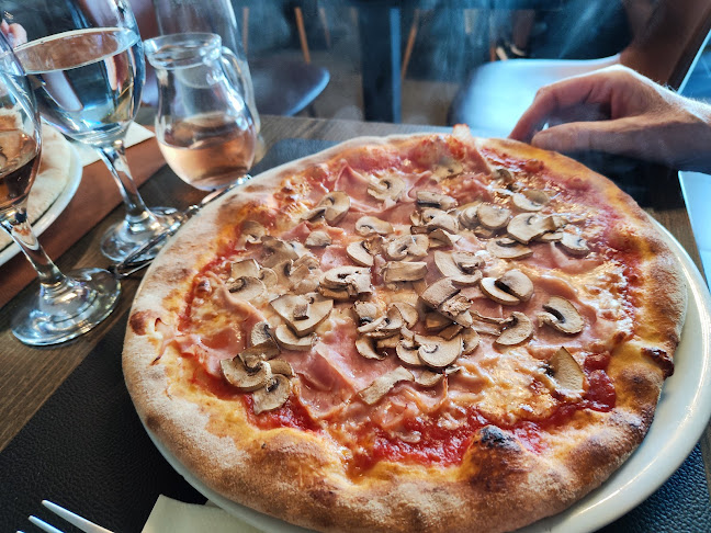 Reviews of Pizzeria Chez Gino/Gino in Charleroi - Horeca