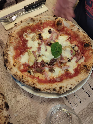 Pl. Maugrétout 12, 7100 La Louvière