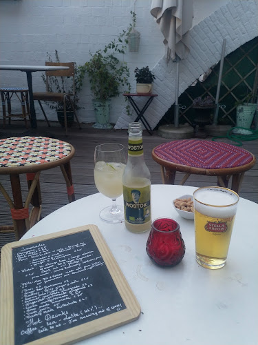 Comentarii opinii despre Paula Mostaert