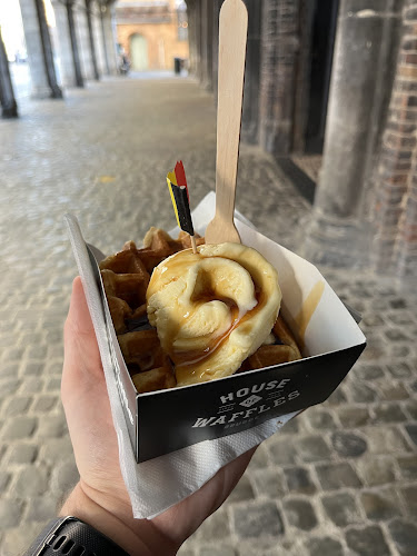 Comments and reviews of House of waffles