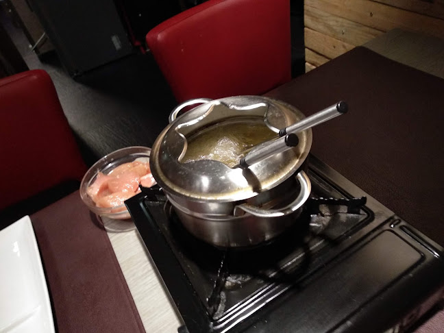 https://www.facebook.com/pages/category/Fondue-Restaurant/Lylys-Fondue-1506447432950697/