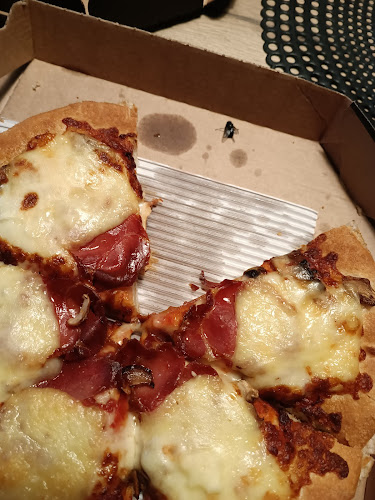 Comments and reviews of Pizza Hut Delivery