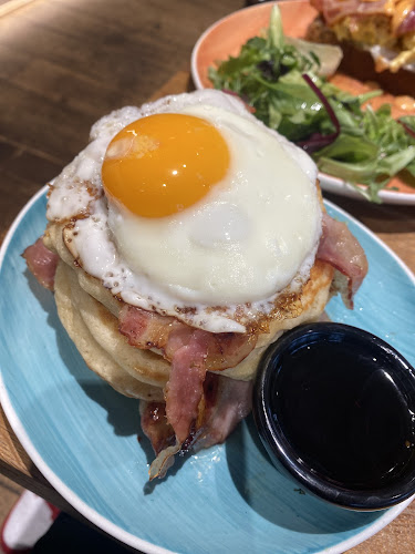 Comentarii opinii despre Lloyd Coffee Eatery Louise