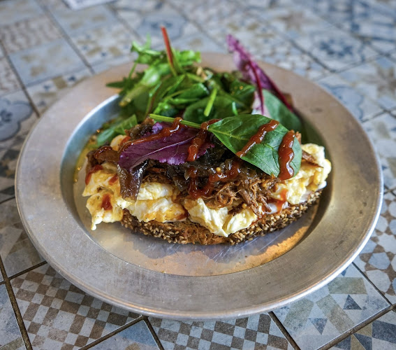 Lloyd Coffee Eatery Louise