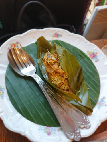 Chef Khem Phone number