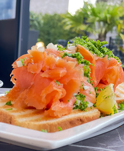 Comentarii opinii despre Het District