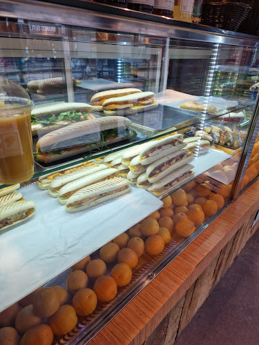 Kafeïno Antwerpen | Koffie & broodjes | Halal