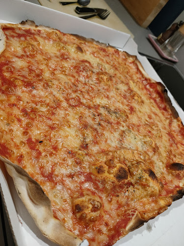 Pl. de l'Altitude Cent 3, 1190 Forest