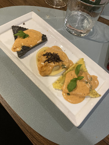 Comments and reviews of La Nariane