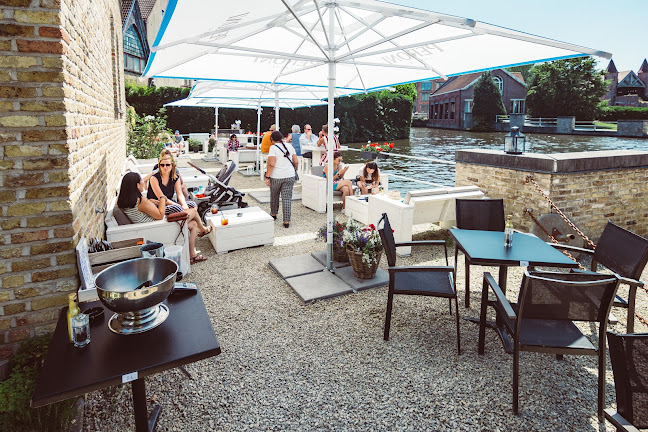 Au Gusto Wine & Dine