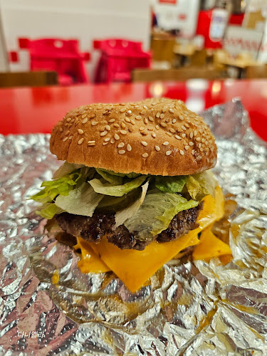 Five Guys Hamburg Jungfernstieg - Tienen
