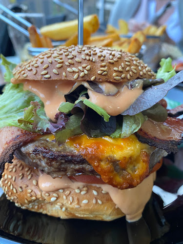 Opinii despre Harrold's - The World of Burger în Spa - Horeca