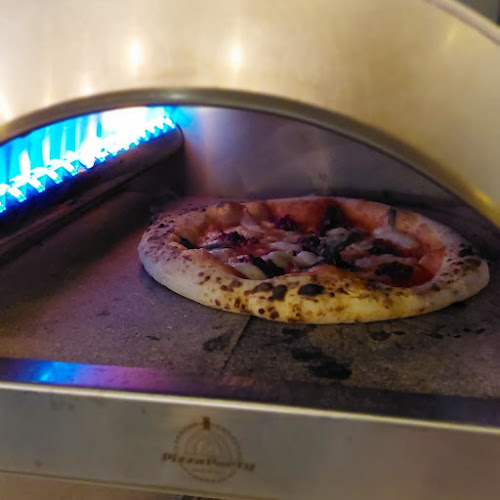 Pizza Smaans Open Times