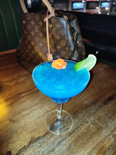 Comentarii opinii despre Le Monde est Petit