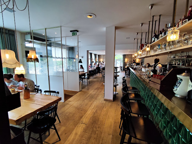 Comments and reviews of Chez Georges