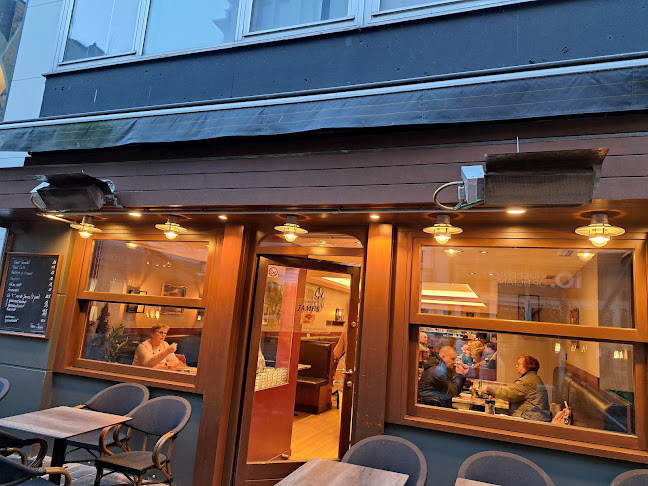 Taverne James