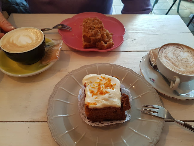 Crumbles&Beans Open Times