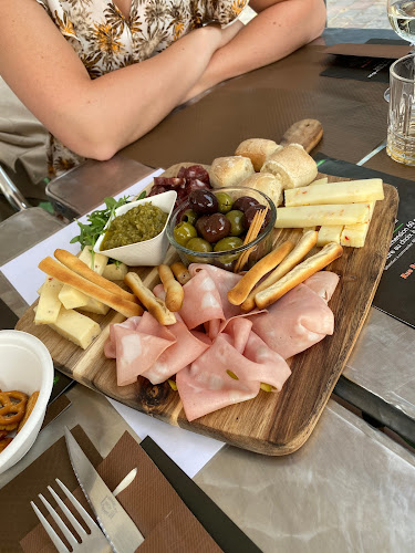 Comentarii opinii despre Pizza Vesuvio