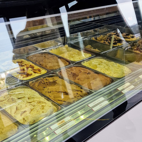https://www.myknokke-heist.be/nl/restaurants/glacier-de-la-poste-duinbergen