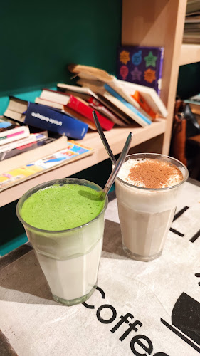 Lloyd Coffee Eatery Louise