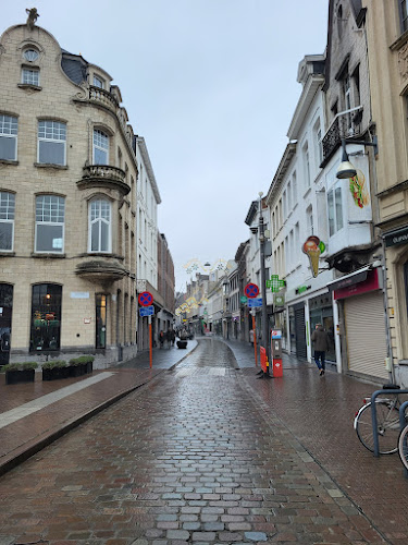 Grote Markt Phone number