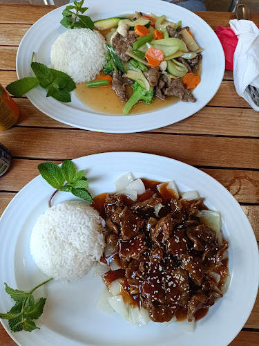 https://www.facebook.com/Traiteur-chinois-Baguettes-dOr-108078604241888