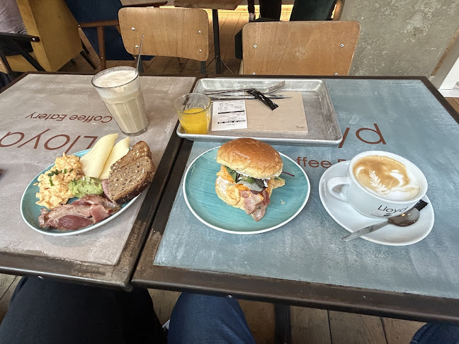 Comentarii opinii despre Lloyd Coffee Eatery Louise