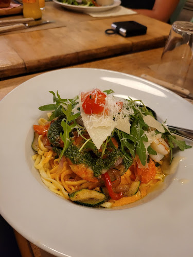 Comments and reviews of Grand Central
