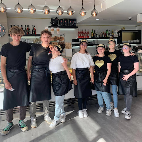 https://www.facebook.com/gelatissimoglacerie