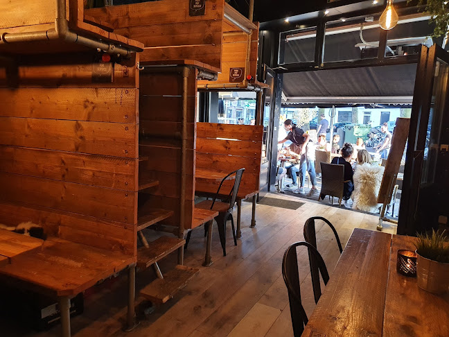 Comments and reviews of POULET & POULET