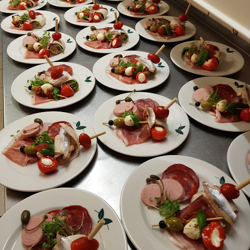 Gripsholm catering Phone number