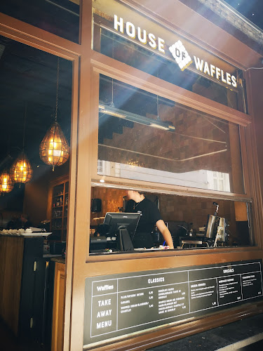 Comments and reviews of House of waffles