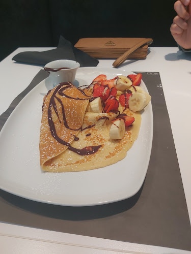 Comments and reviews of Gelatissimo (Là où le Service est aussi glacé que le reste)