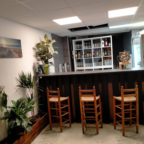 Beach bar Open Times