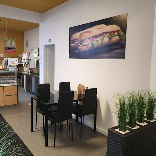 Broodjeszaak 82*83