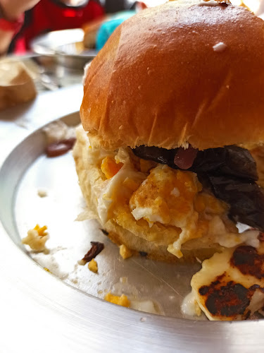 Comentarii opinii despre Lloyd Coffee Eatery Louise