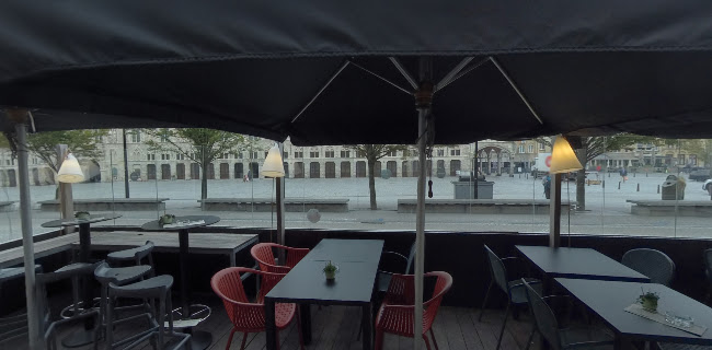 http://www.marktcafe-leshalles.be/